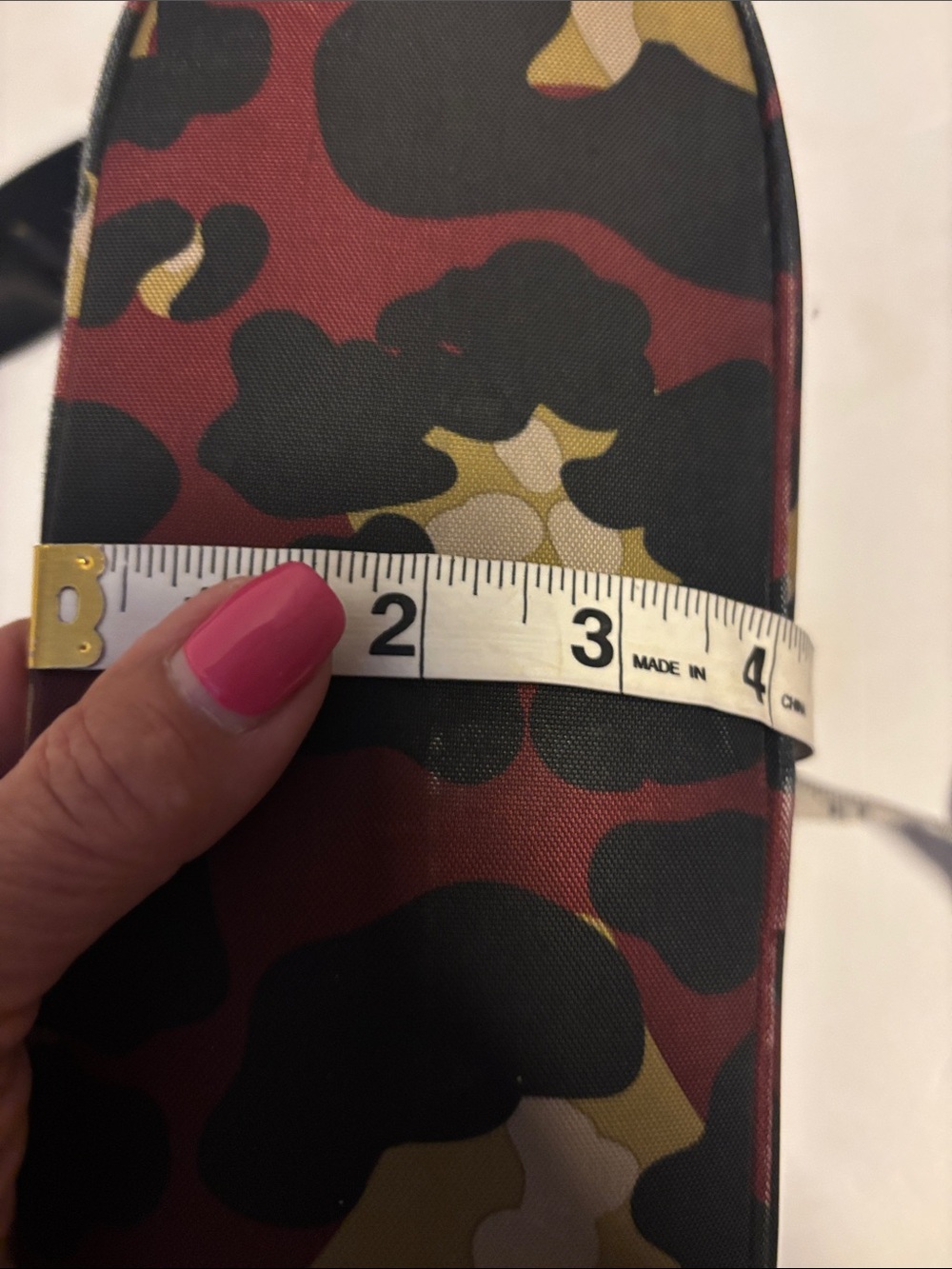 BAGGALLINI BRAND NYLON BAG MAROON BLACK TAN CAMOUFLAGE PATTERN GOLD HARDWARE - Picture 12 of 15